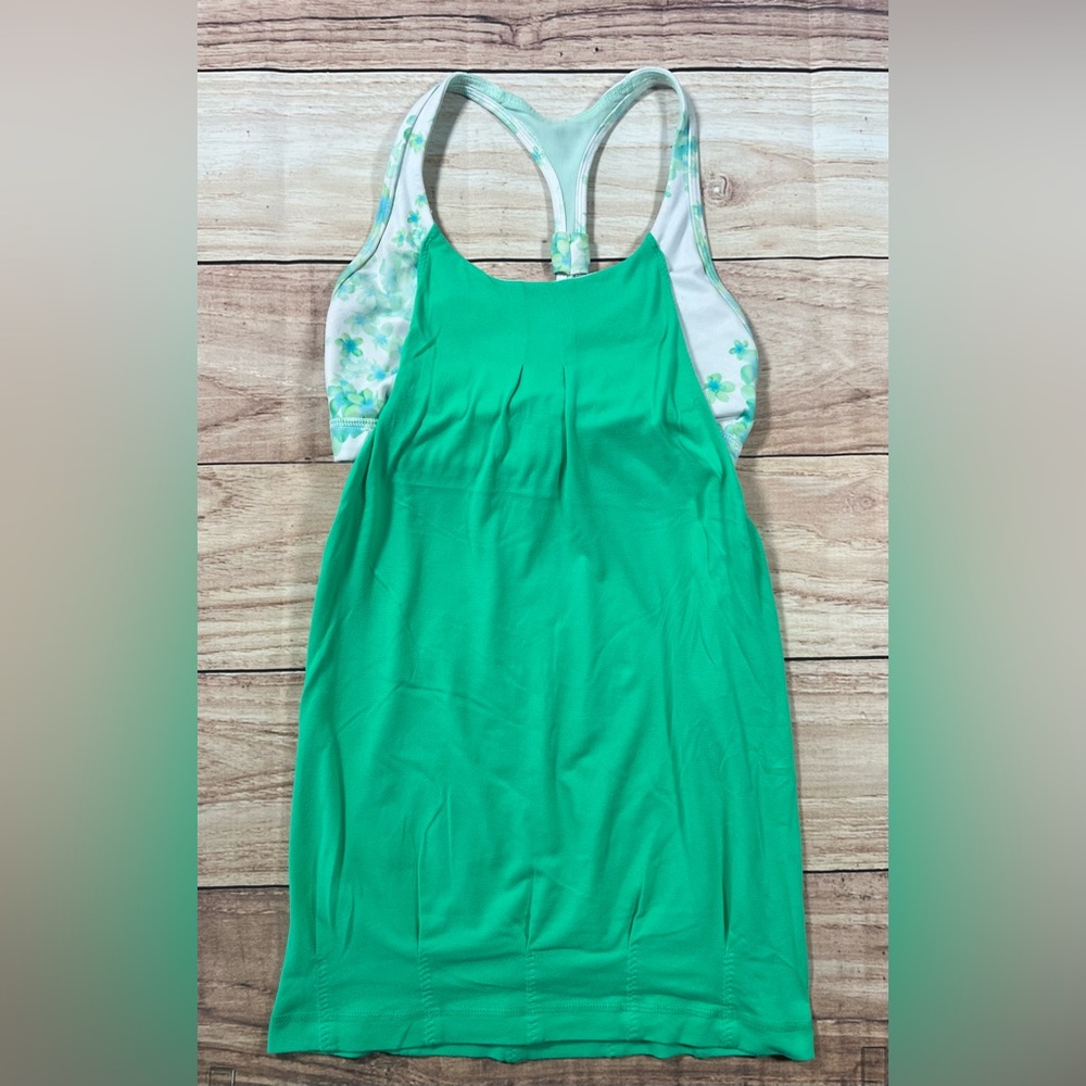 Lululemon Size 2 Rest Less Tank Top Built In Bra Green Floral Low Cut On Sides